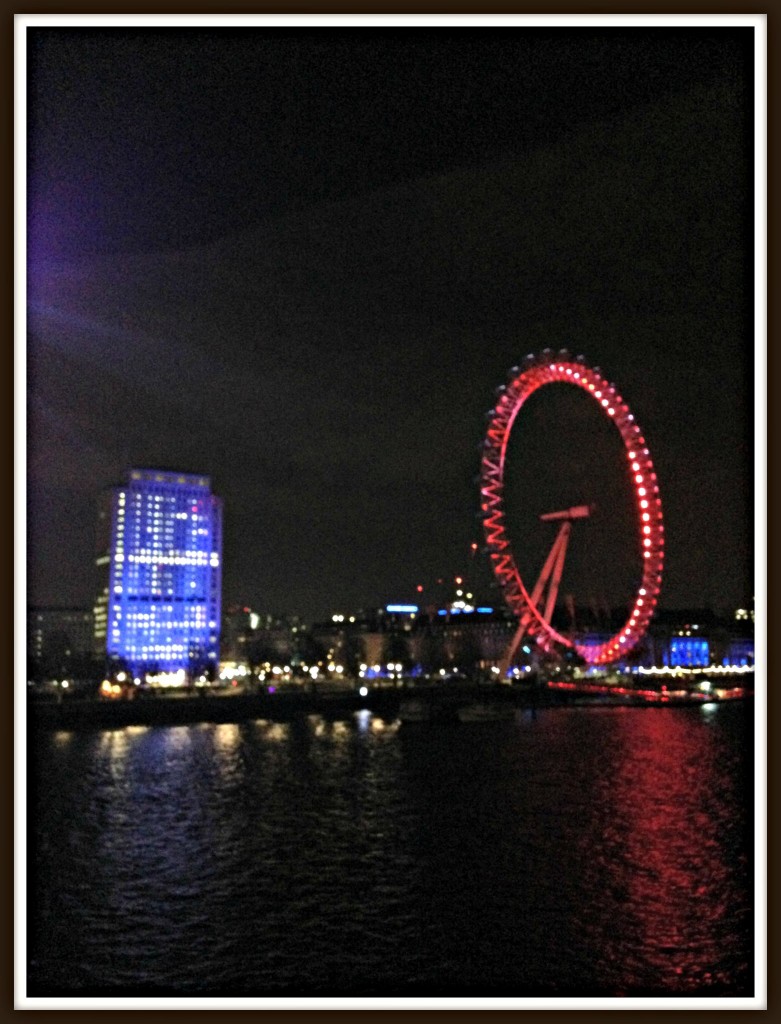 London Eye, Shell Building, London, London at night-time, Queen's Golden Jubilee Footbridge, Queen's Goldren Jubilee Footbridges, 