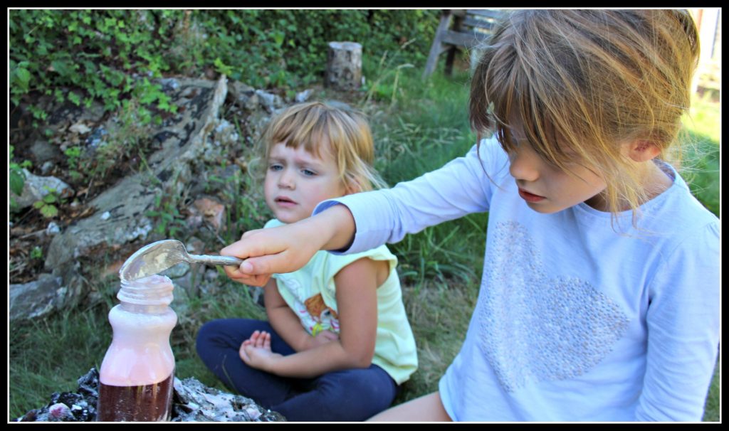 science, science experiments for kids, science experiments, baking powder and vinegar volcano, baking soda and vinegar volcano