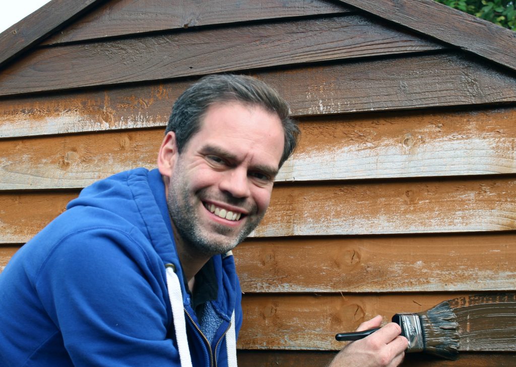 Giving the garden shed some love with Sadolin wood stain 