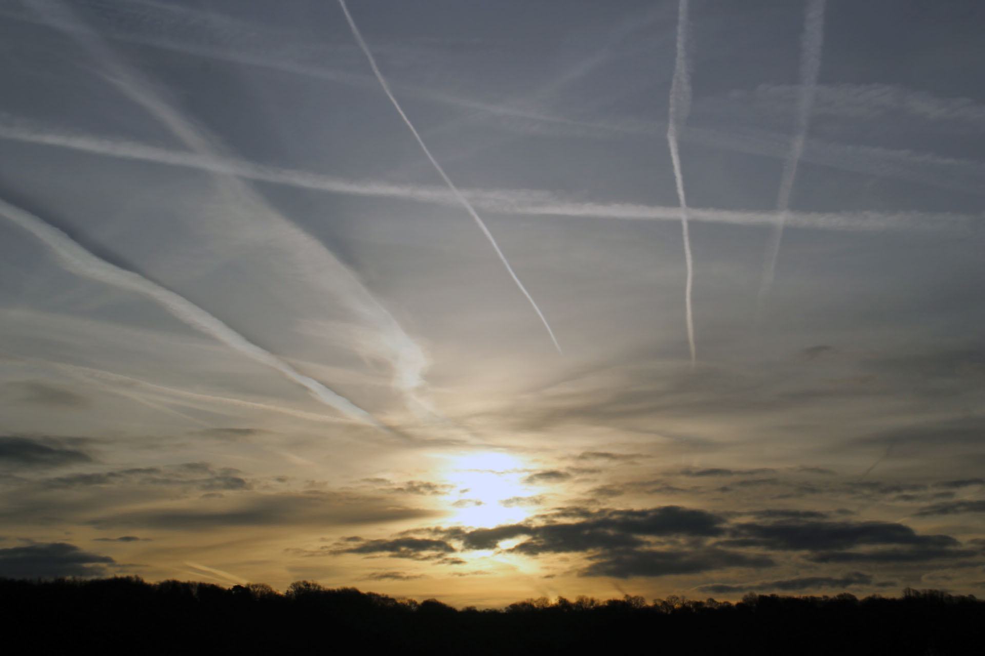 flight path, aircraft, sunrise, aircraft heading east, dadbloguk, dadbloguk.com, mysundayphoto, #MySundayPhoto, photography