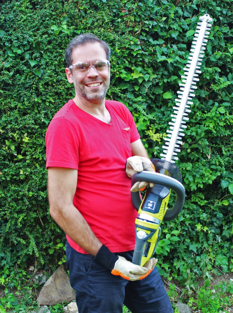 ryobi one cordless hedge trimmer