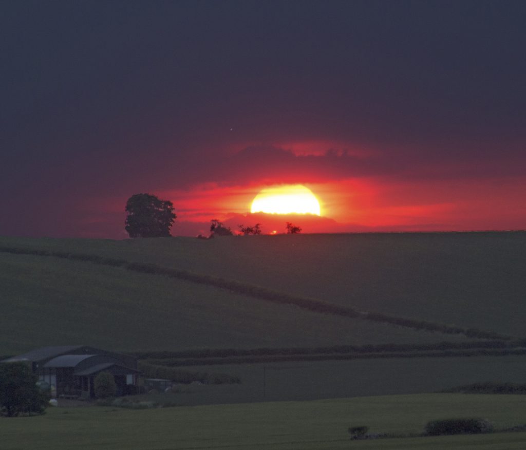 Sunset, Cotswolds, sunset photography, #MySundayPhoto, photography, dadbloguk, dadbloguk.com, dad blog uk, school run dad, Photalife.com, Burford