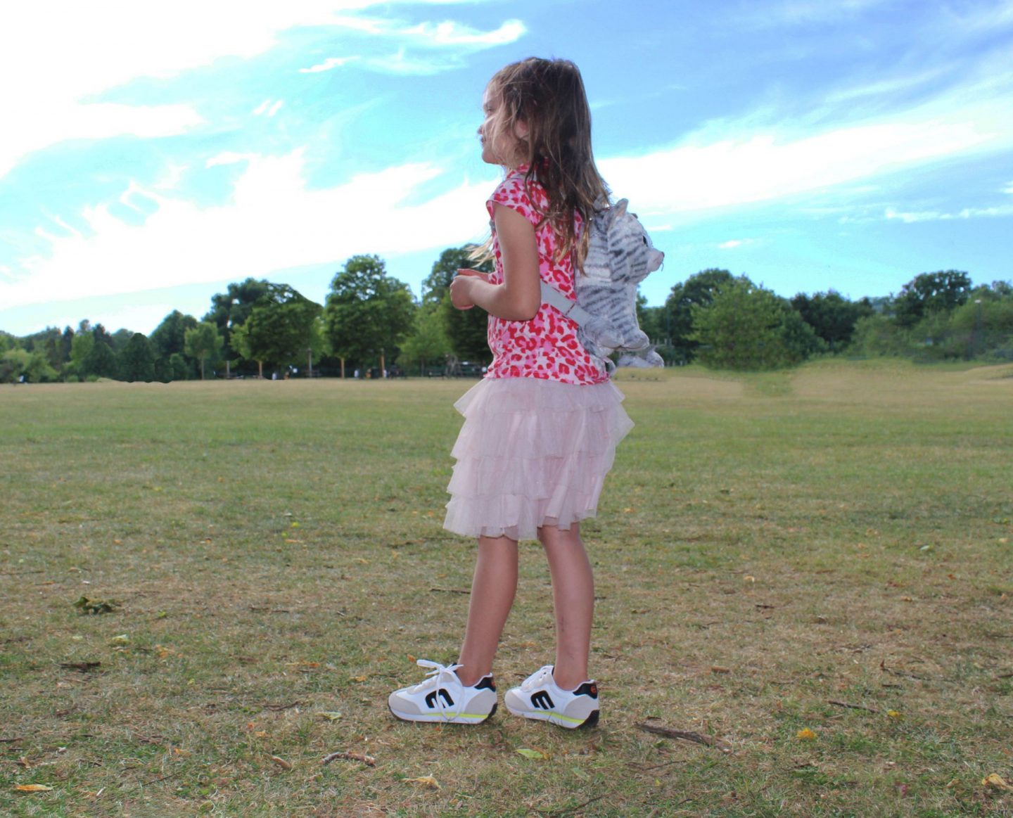 Child wearing Etnies trainers