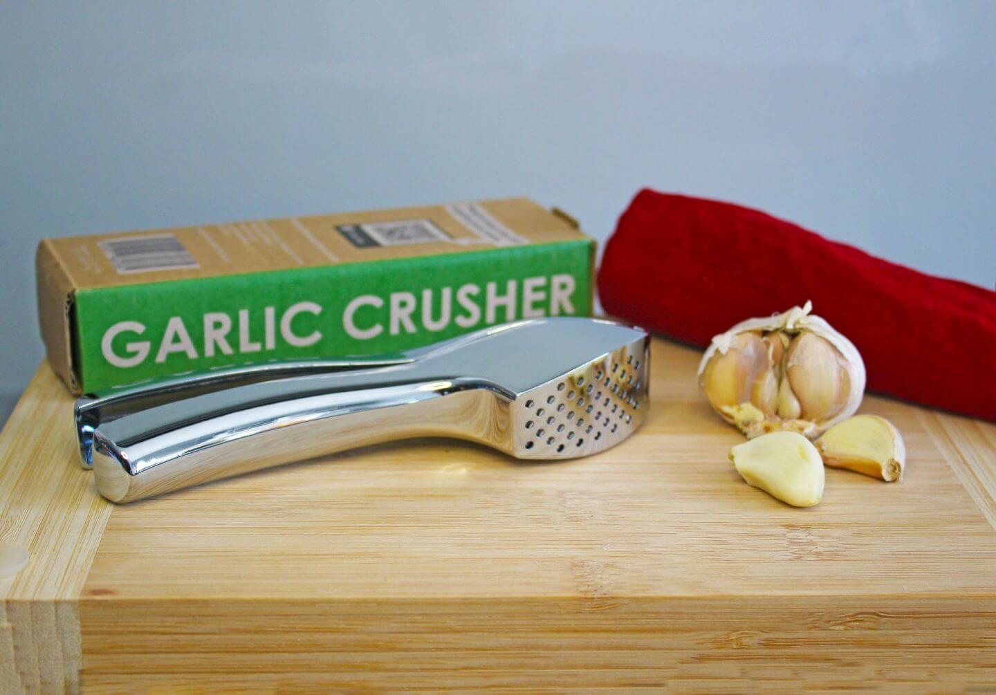 Garlic press and garlic press.  meals featuring garlic. Garlic recipe