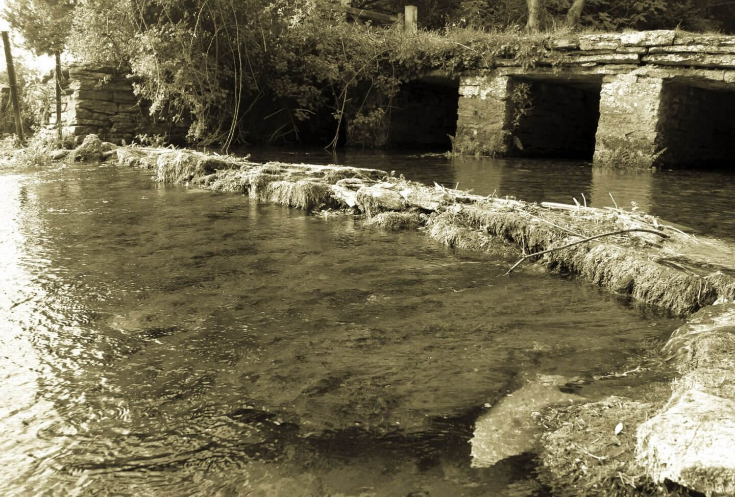 river leach, river crossing